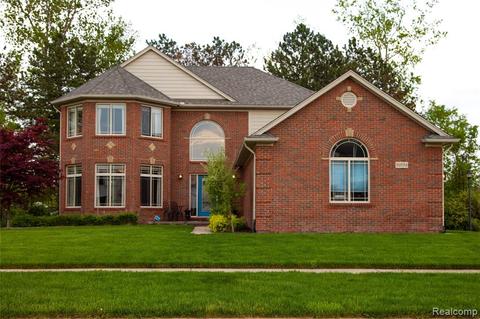 50554 Summit View Dr, Macomb, MI 48042 photo 1