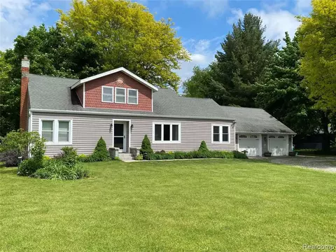 1990 Byron Rd, Howell, MI 48855 photo 1