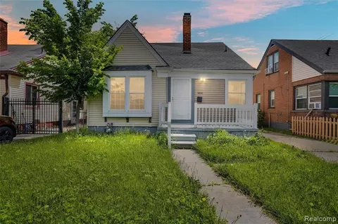 8830 Ward St, Detroit, MI 48228