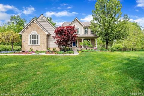 5781 Pine Trace Ct, Howell, MI 48843 photo 1