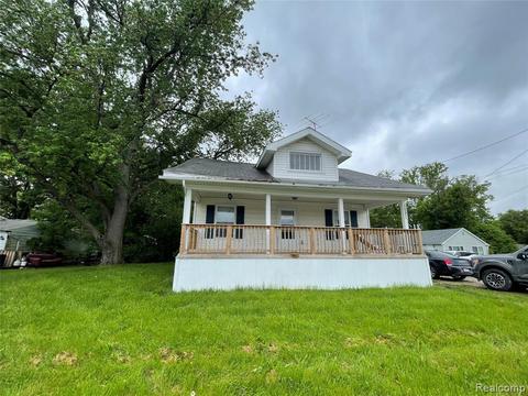 2092 S Dye Rd, Flint, MI 48532 photo 1