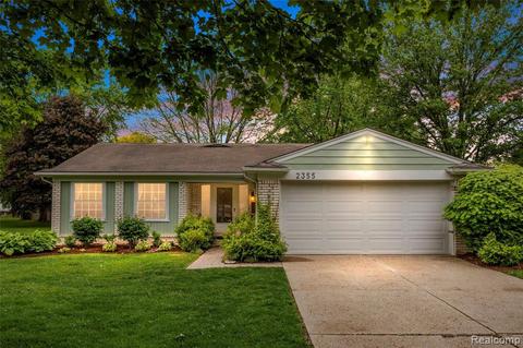 2355 Kettle Dr, Troy, MI 48083 photo 1