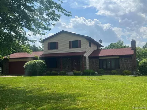 3047 Beech Tree Ln, Flushing, MI 48433 photo 1