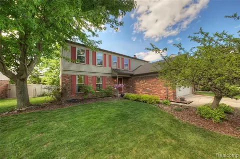 7707 E Claymore Ct, Canton, MI 48187 photo 1