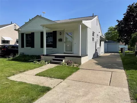 61 Park Dr, Clawson, MI 48017 photo 1