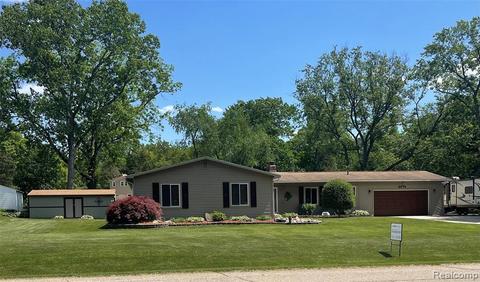 4474 Cedardale Ln, Flushing, MI 48433 photo 1