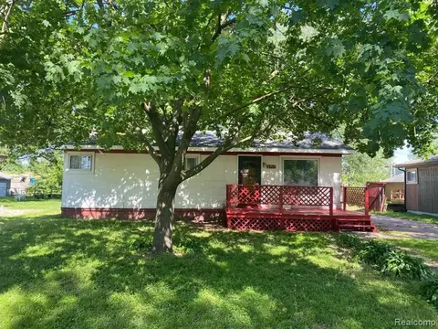 6315 Cordell St, Romulus, MI 48174 photo 1