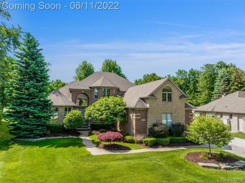18232 Huron Dr, Macomb, MI 48042 photo 1