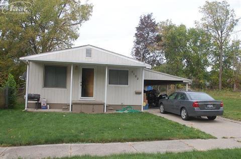 2102 Beach St, Flint, MI 48503 photo 1