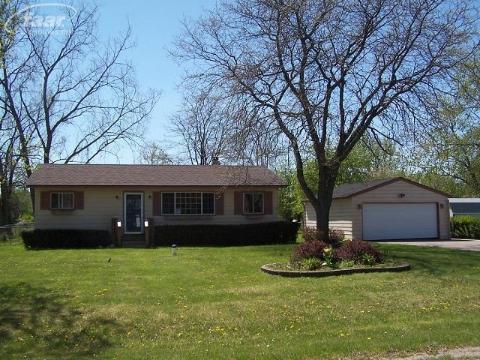 4445 Ryant Dr, Flint, MI 48507 photo 1