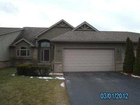 1027 Steph Ln, Brighton, MI 48116 photo 1