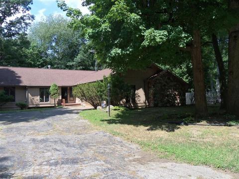 5281 Conestoga Dr, Flushing, MI 48433 photo 1