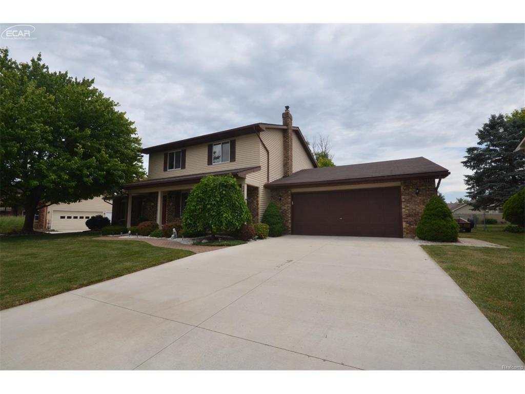 2404 Plainview Dr, Flushing, MI 48433 photo 1