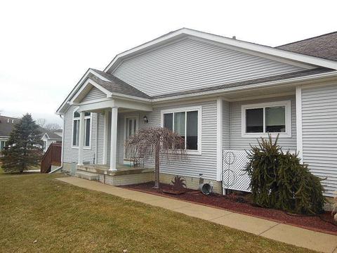 236 Aberdeen Ct, Flushing, MI 48433 photo 1