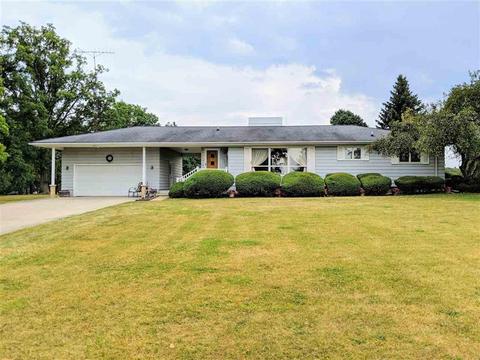 1998 E Bennington, Owosso, MI 48867 photo 1