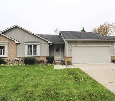 5570 Hickory Cir, Flushing, MI 48433 photo 1