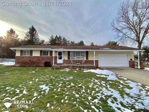416 River Bnd, Flushing, MI 48433 photo 1