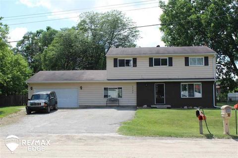 3137 Dot Ave, Flint, MI 48506 photo 1