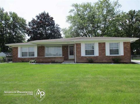 2046 E Maple Ave, Grand Blanc, MI 48507 photo 1