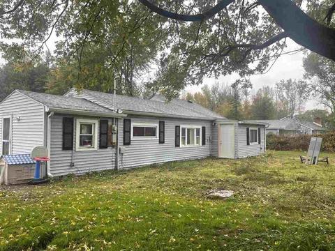 9670 East Rd, Burt, MI 48417 photo 1