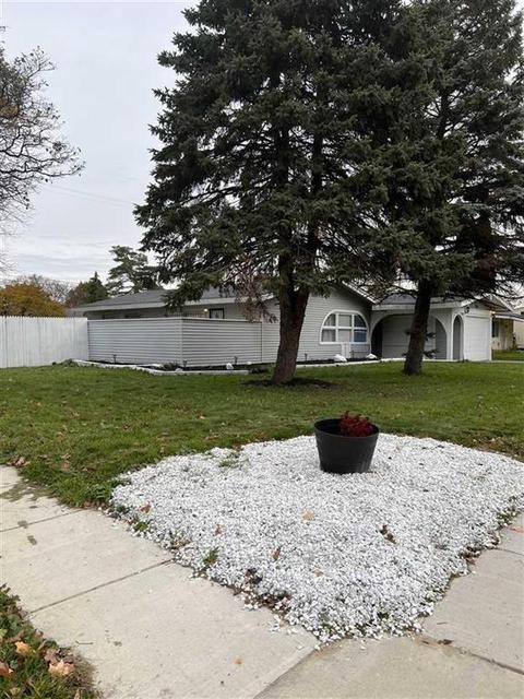 1926 Park Frst, Flint, MI 48507 photo 1