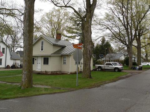 114 Lincoln St, Reading, MI 49274 photo 1