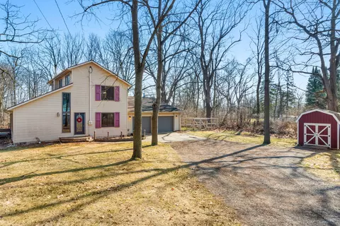 7149 Bayview Rd, Jackson, MI 49201