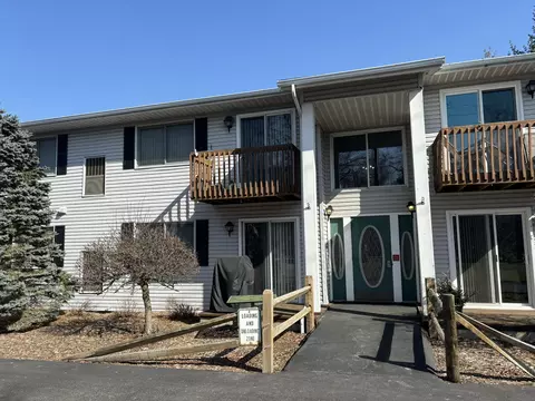 682 W Middle Street Unit St #5, Chelsea, MI 48118