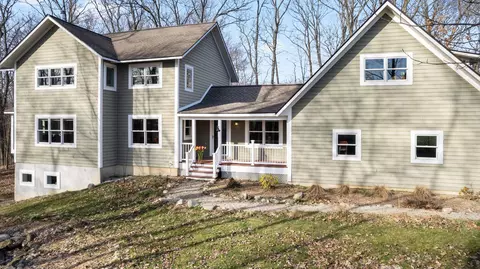 9328 Stoneview Ln, Webster, MI 48189