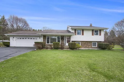 1955 Wolf Lake Rd, Grass Lake, MI 49240