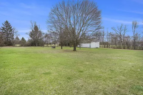 000 Wolf Lake Rd, Grass Lake, MI 49240