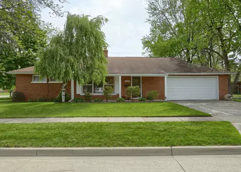 27056 Belanger St, Roseville, MI 48066