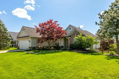 889 Country Creek Dr, Pittsfield, MI 48176