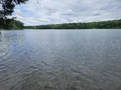 402 Highland Rd, Sylvan, MI 48118