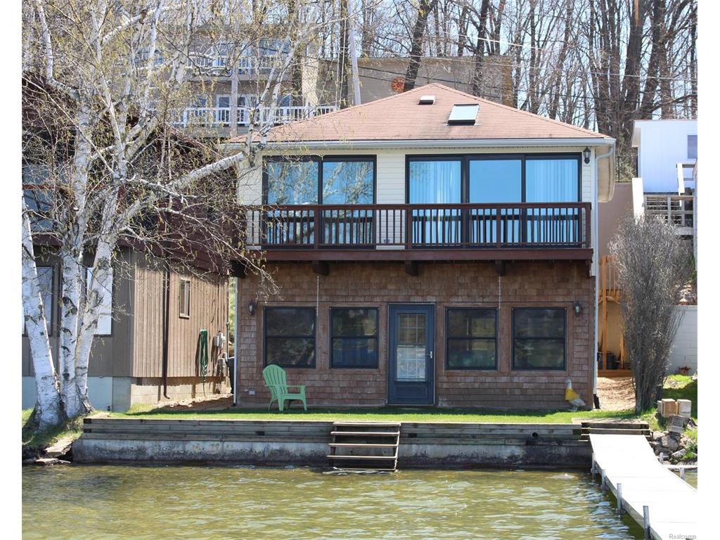 7375 Webbs Shore Dr, Dexter Twp, MI 48137 photo 1
