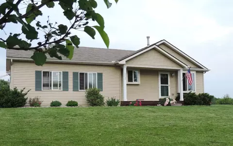 1755 Treelane Dr, Unadilla, MI 48137 photo 1