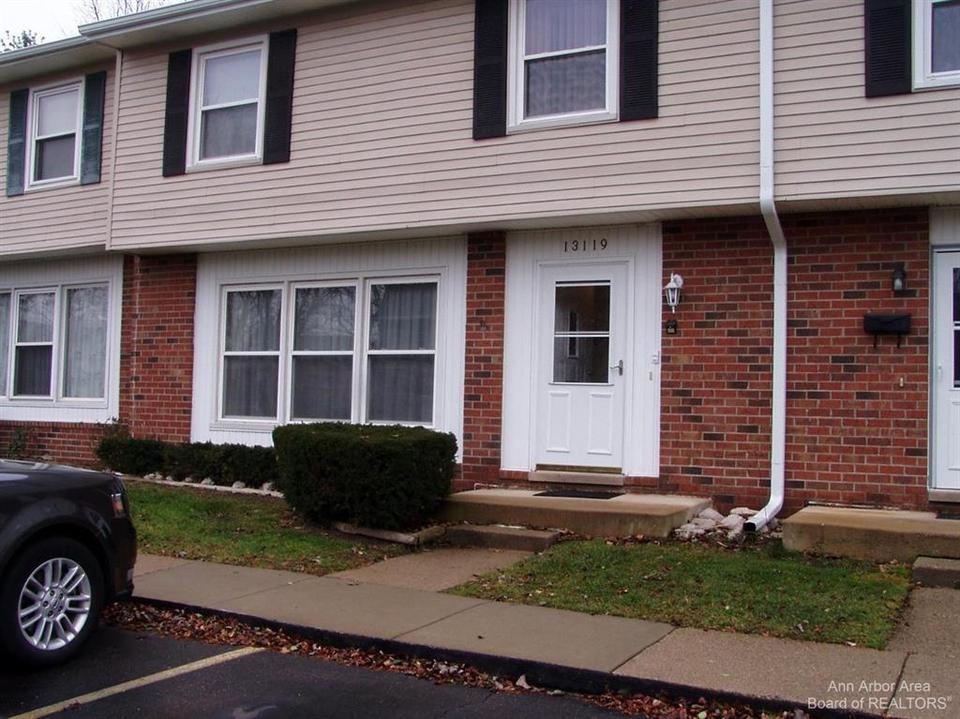 13119 Lake Point Blvd, Belleville, MI 48111 41 Photos MLS