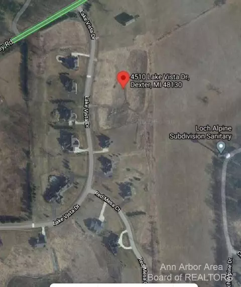4510 Lake Vista Dr, Webster, MI 48130