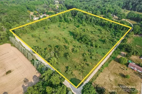 5000 Tripp Rd, Franklin, MI 49287