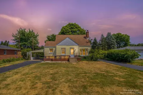 49742 W Huron River Dr, Van Buren, MI 48111