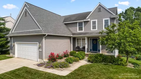 8328 Parkridge Dr, Dexter, MI 48130