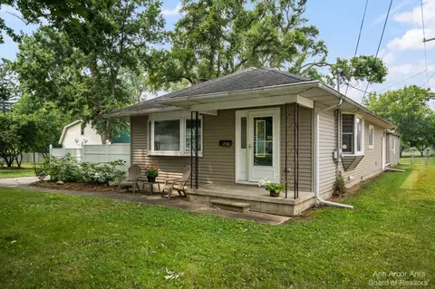 1200 Wilkinson St, Chelsea, MI 48118