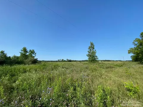 20181 Waldo Rd, Sharon, MI 48118