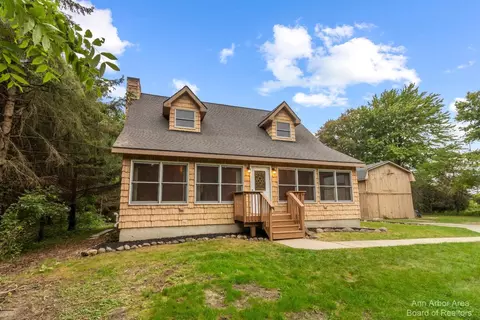 8275 Main St, Whitmore Lake, MI 48189