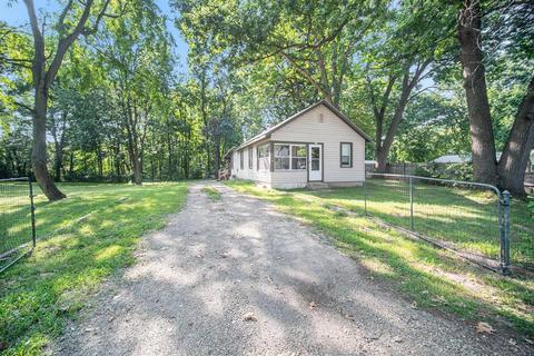 1226 Winifred St, Jackson, MI 49202 photo 1