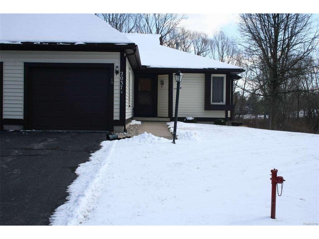 2037 Augusta Dr, Jackson, MI 49201 photo 1