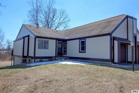 2021 Augusta Dr, Jackson, MI 49201 photo 1