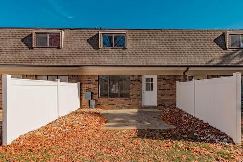 1970 Westbrook Ct, Jackson, MI 49201 photo 1
