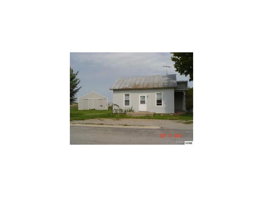 9992 Stoddard Dr, Adrian, MI 49221 photo 1