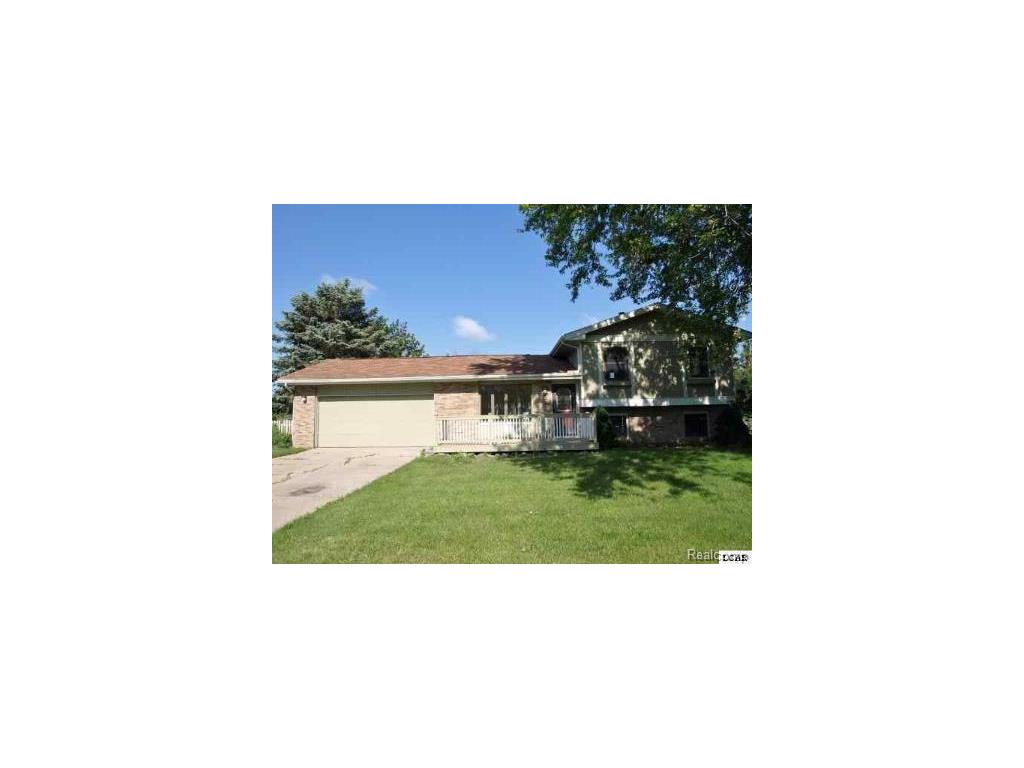 320 Sunset Dr, Clinton, MI 49236 photo 1